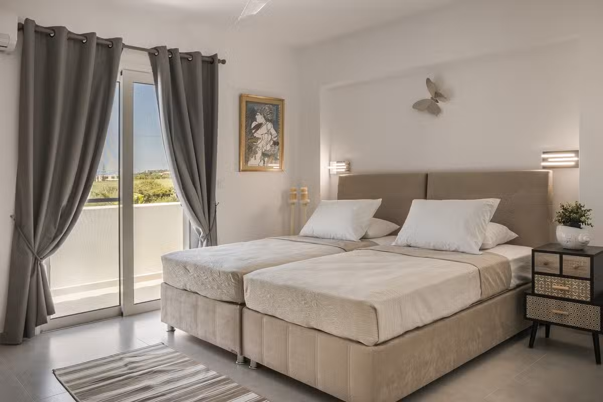 Ai Helis Summer House
