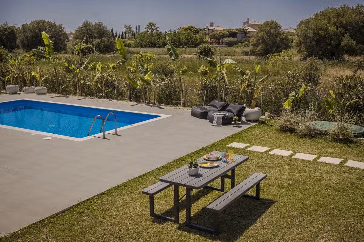 Ai Helis Summer House