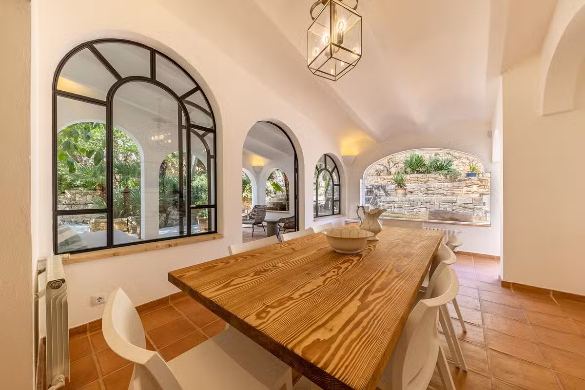 Villa Cala Dining Area
