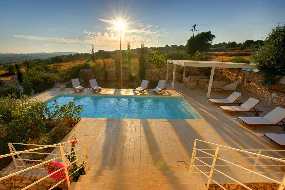 Villa Linatela Pool