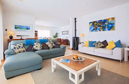 Captains Retreat lounge