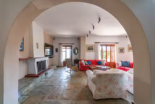 Stathis House lounge