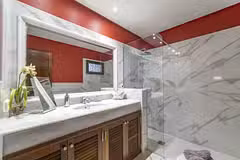 Villa Mavalosa Bathroom
