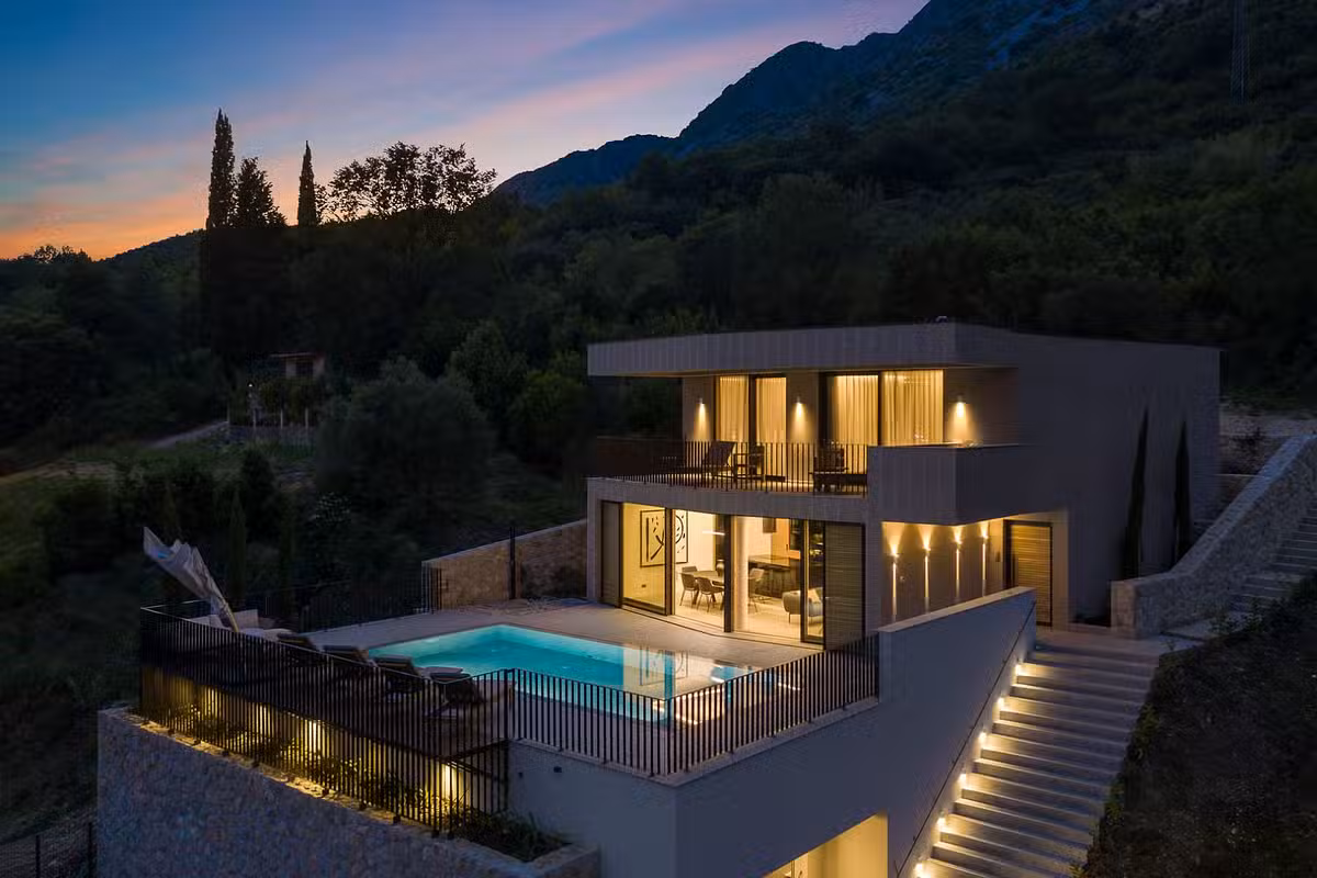 Palazzo Villa villa night shot