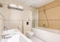 Villa Art bathroom