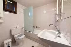 Villa Lygaria Single Bathroom
