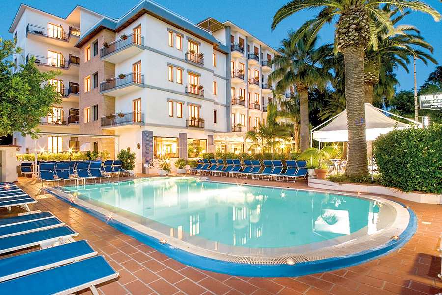 Hotel Caravel, Italy