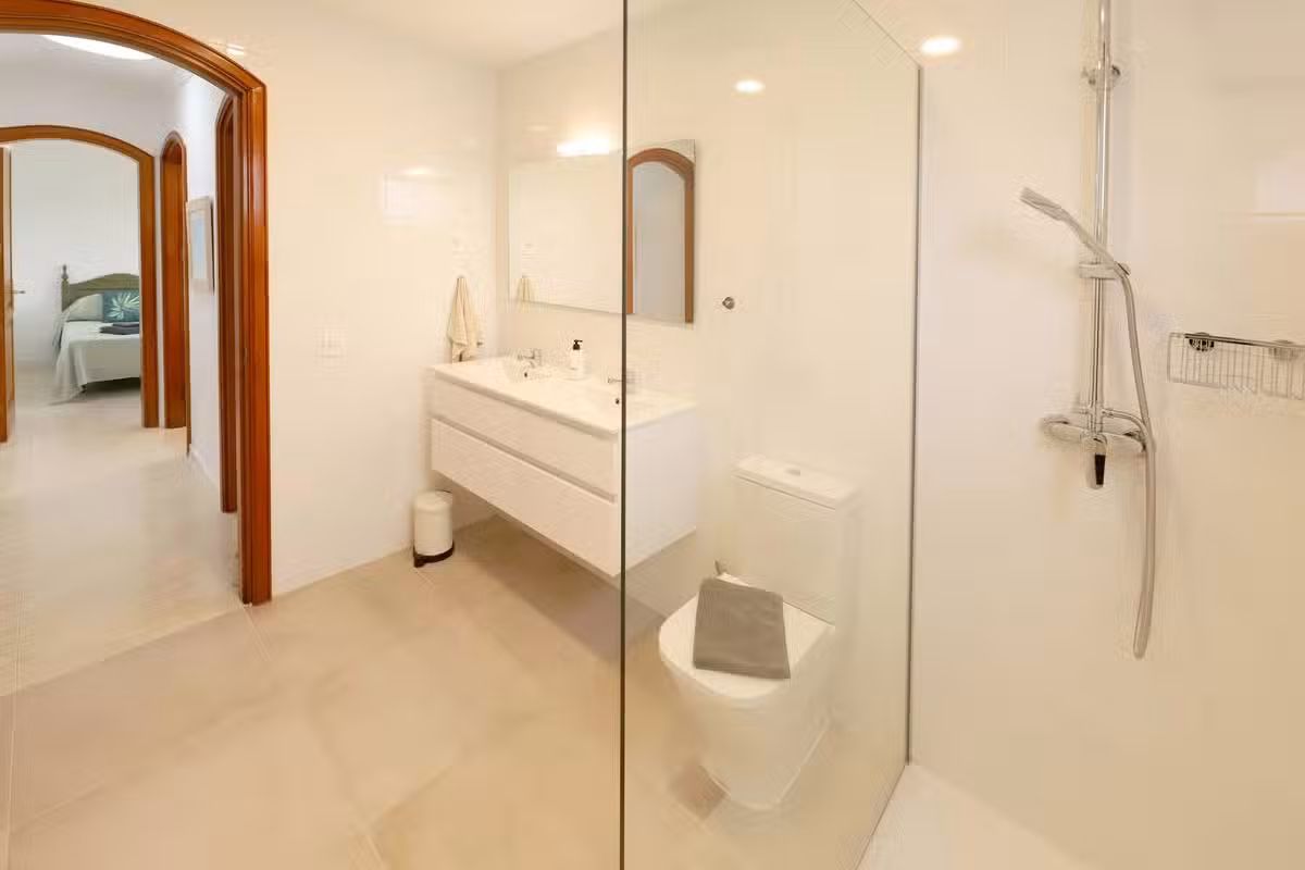 Villa Andorra bathroom