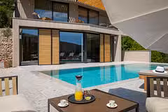 Palazzo Villa pool area