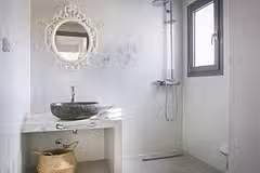Villa Juliet Bathroom
