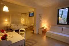 Villa Linatela Bedroom