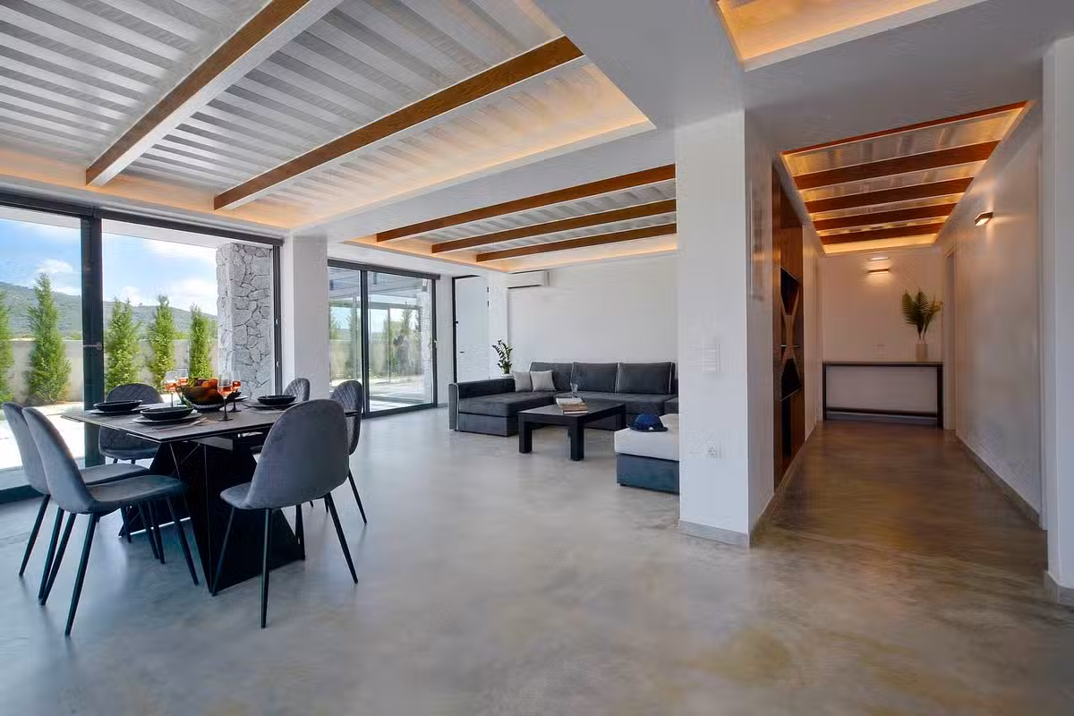 Villa Flamingo Dining Area