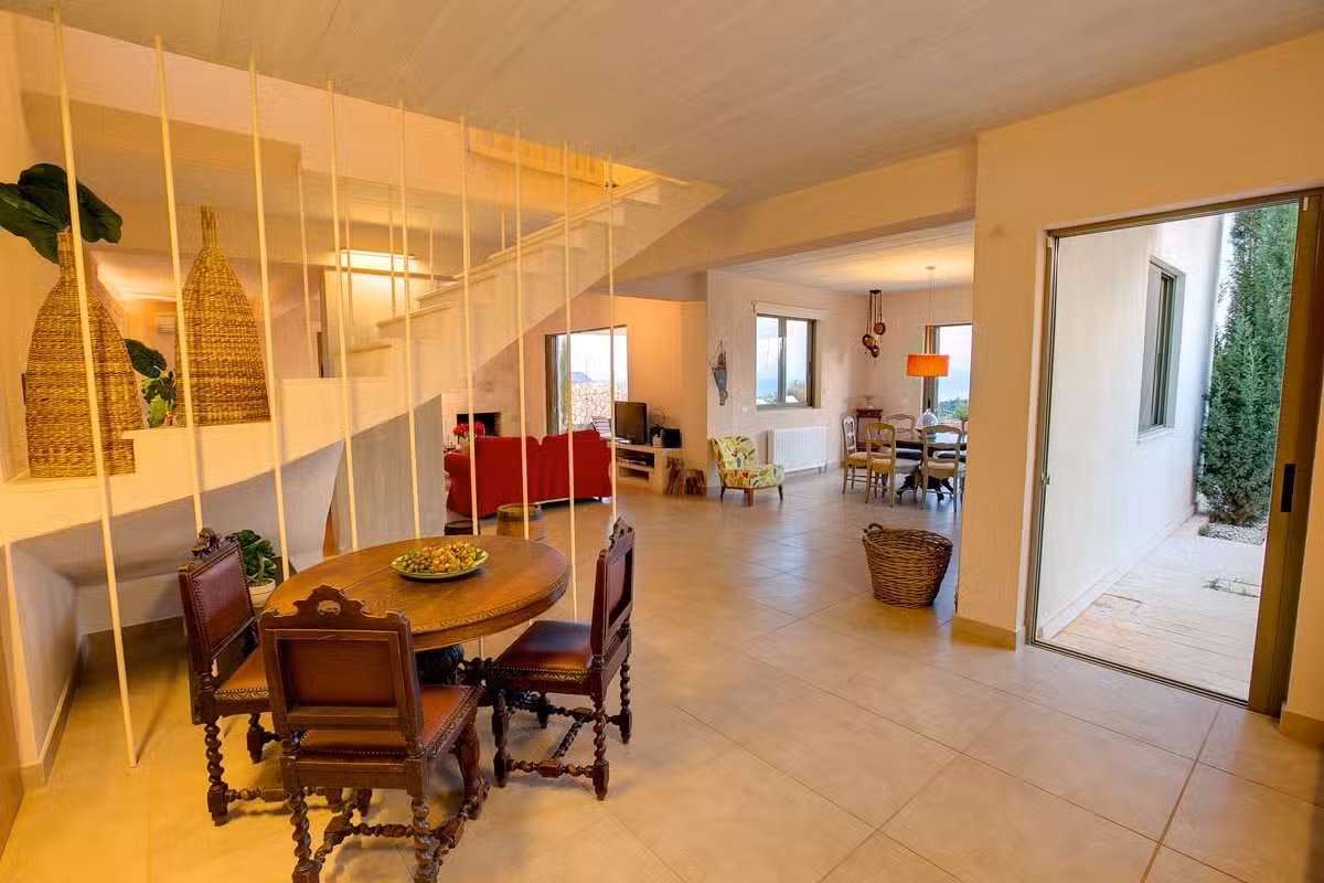 Villa CORALI DINING ROOM