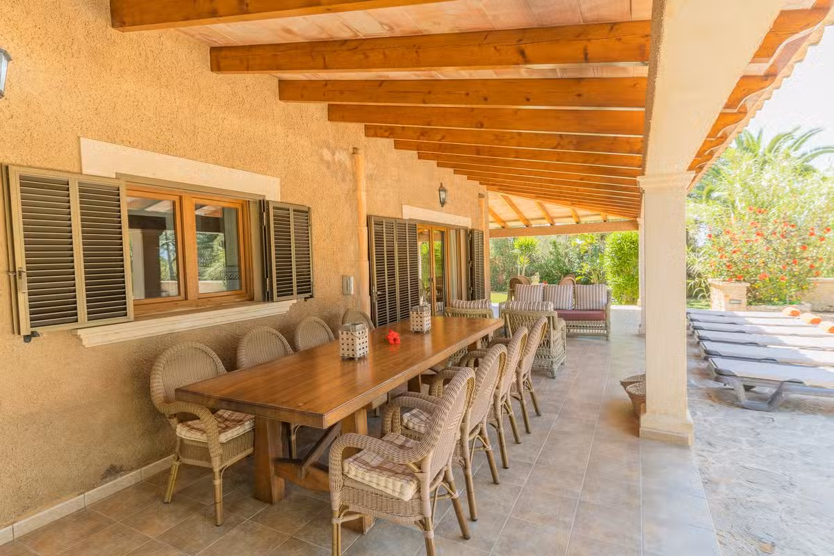 Villa Es Jardi outdoor dining
