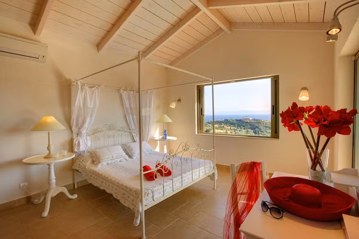 NAUTILOS BEDROOM 1