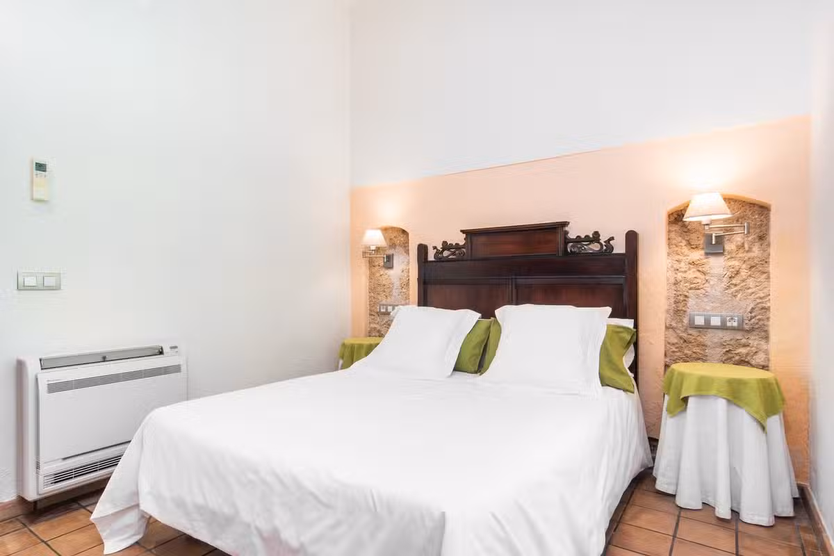 Villa Llenyater bedroom double bed