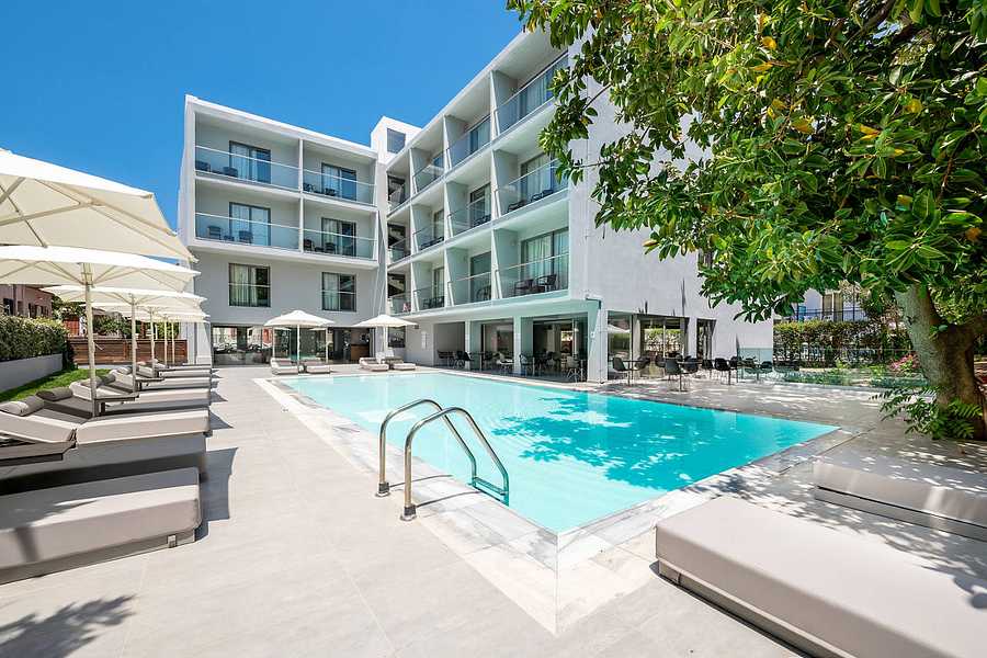 Oktober Downtown Boutique Hotel, Greece