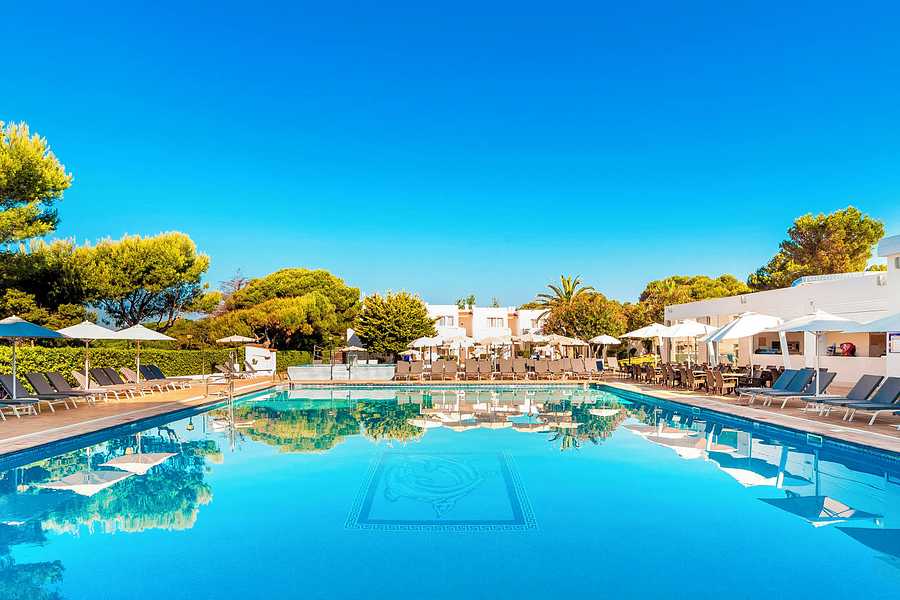 Globales Lord Nelson, Balearics