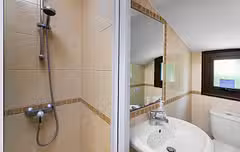 Villa Camelot Bathroom