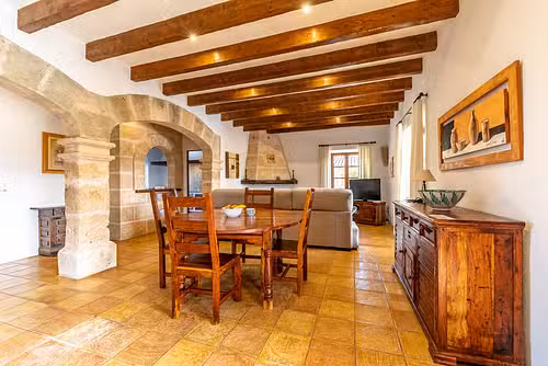Villa Bovis Gran dining area and lounge