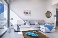Villa Juliet Lounge