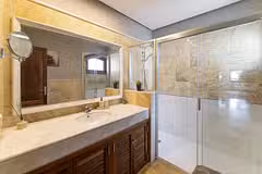 Villa Nido Bathroom
