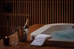 Palazzo Villa hot tub