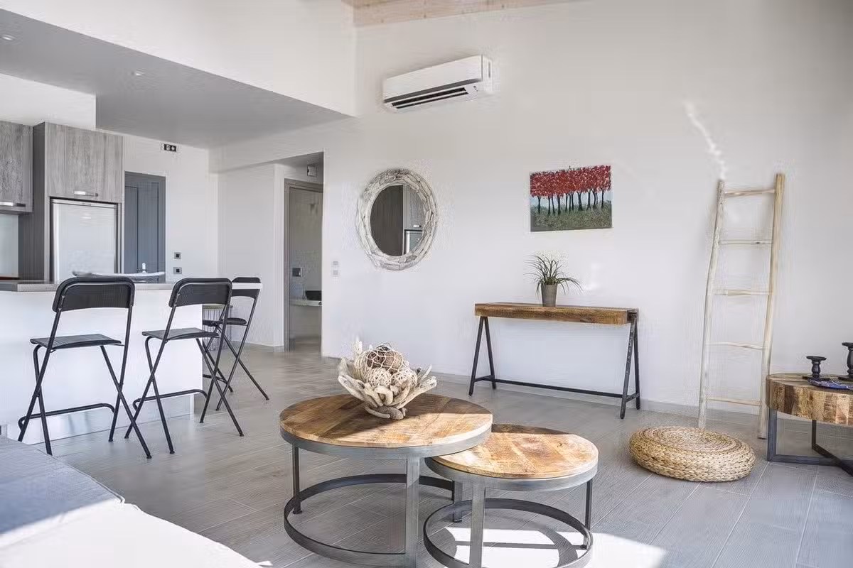 Villa Romeo Lounge