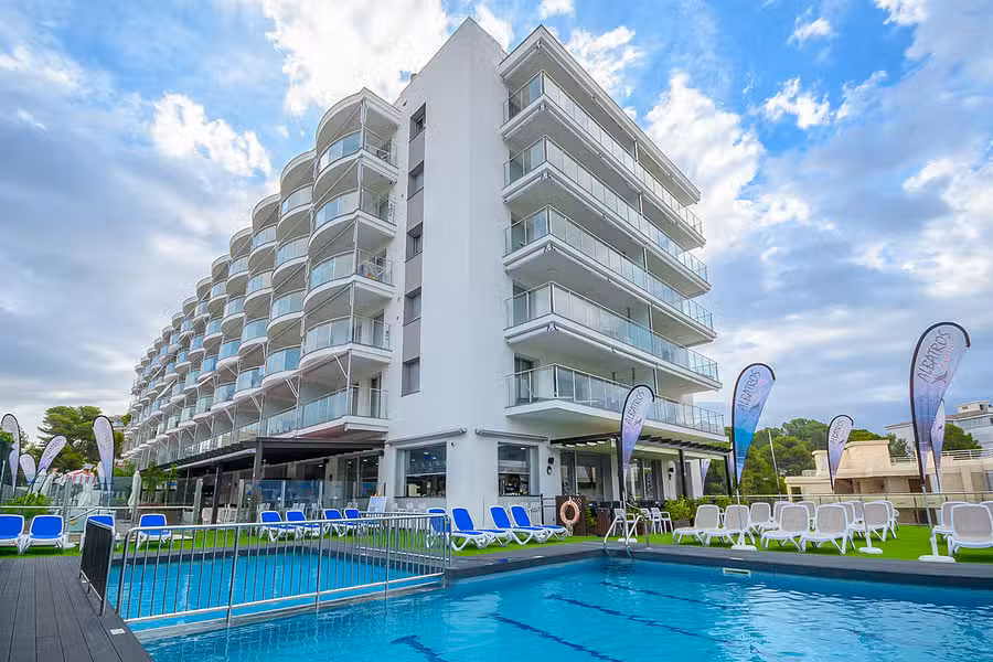 Albatros Family, Spain