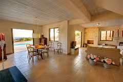 NAUTILOS DINING ROOM