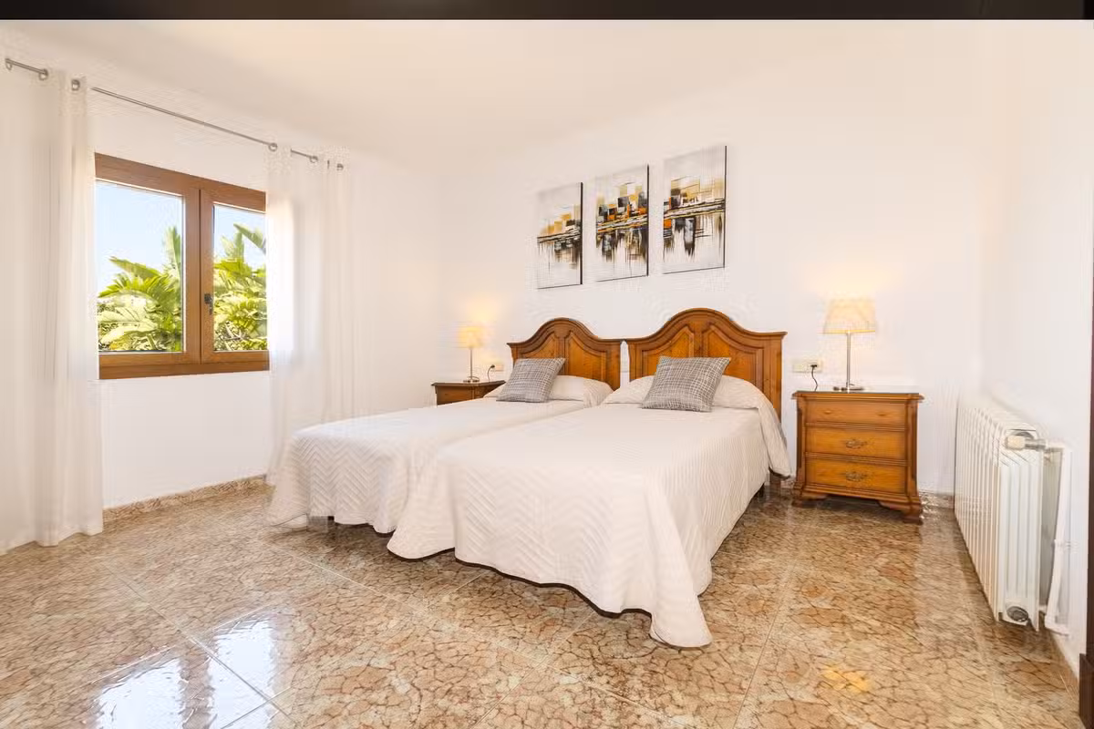 Villa Es Jardi twin room