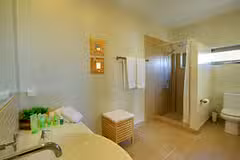 NAUTILOS BATHROOM 1