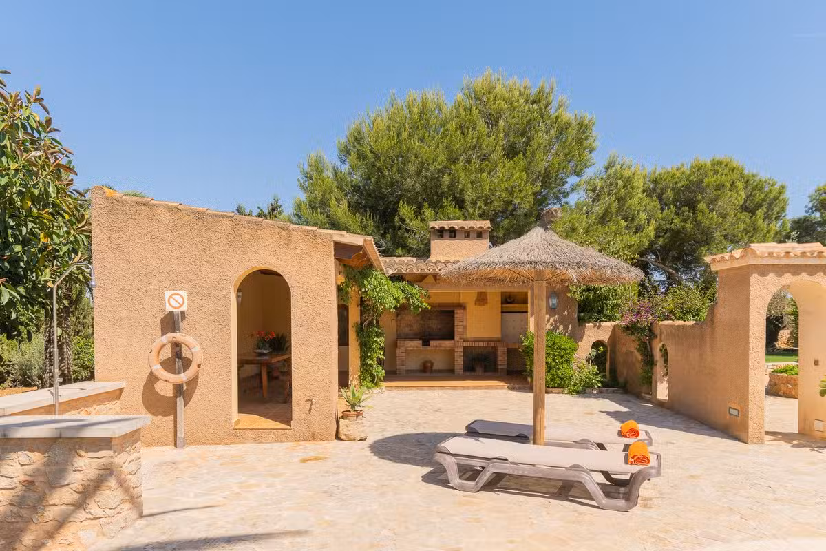 Villa Es Jardi outdoors