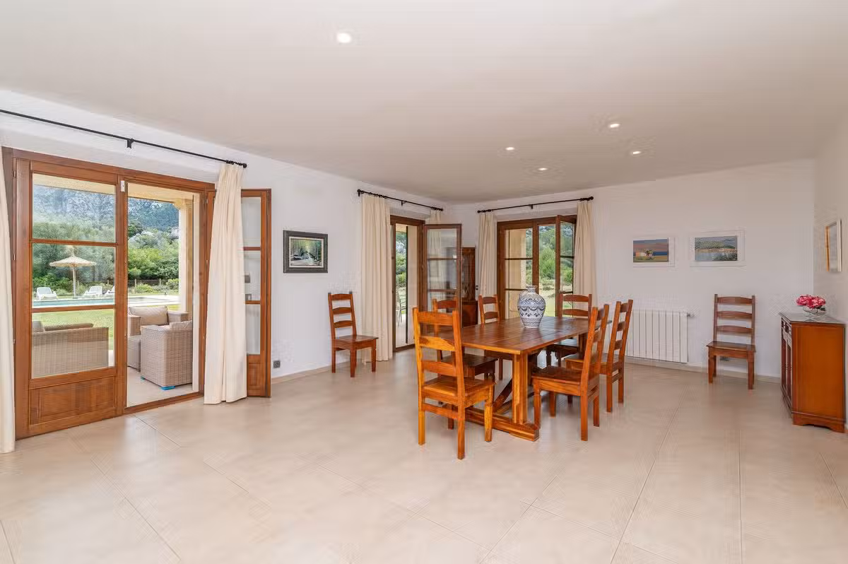 Vall den Marc Dining Area