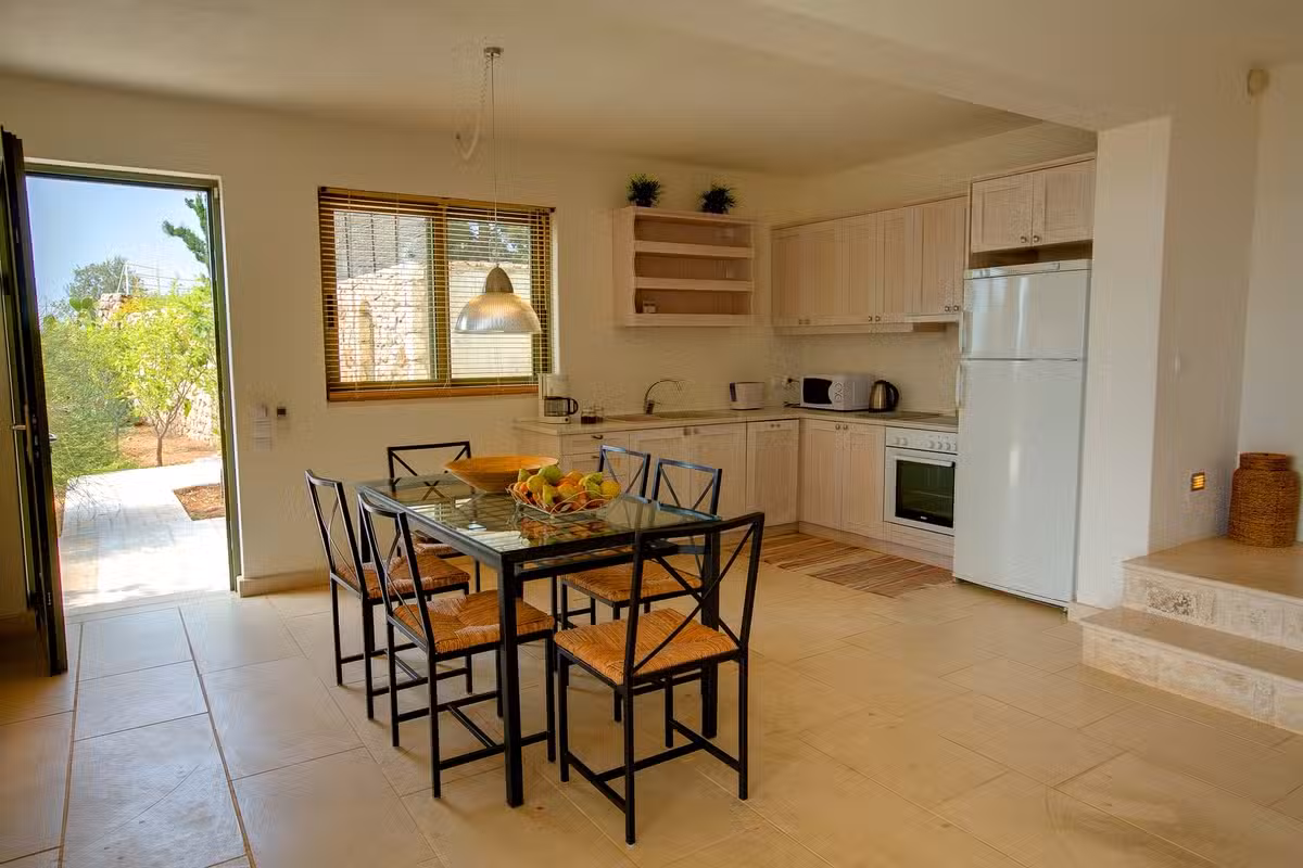 Villa Asterias dining