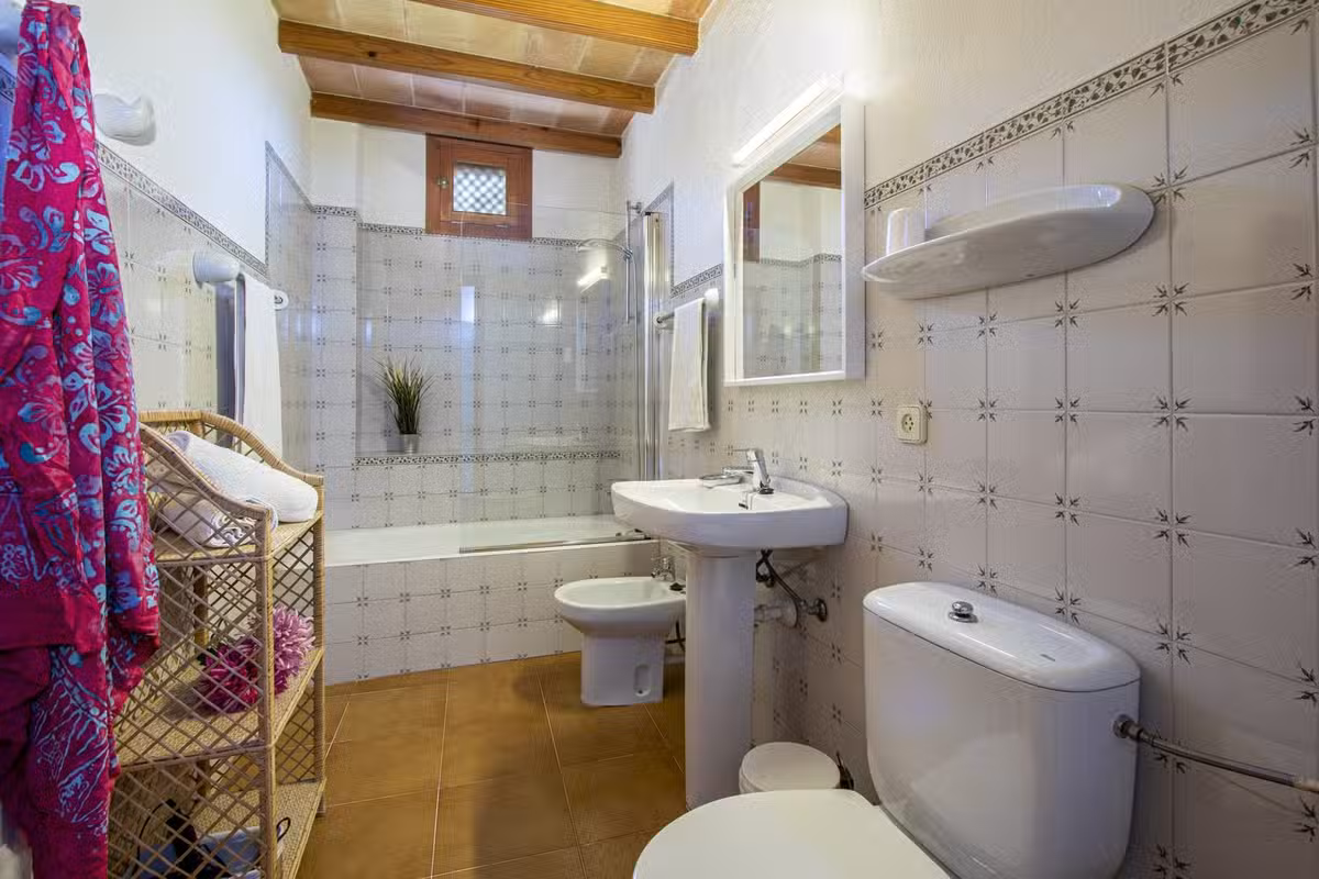 Villa Segui Petit Bathroom