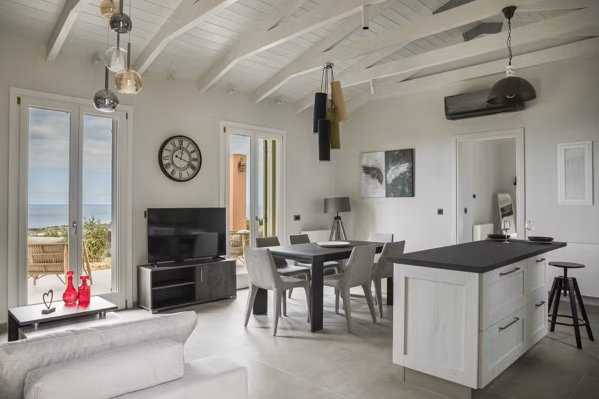 Villa Sea and Sky Dining Table