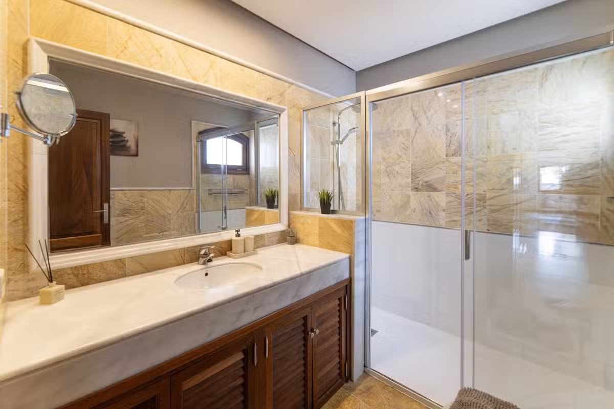 Villa Nido Bathroom
