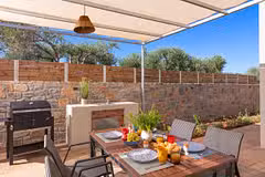 Villa Esperos outdoor dining