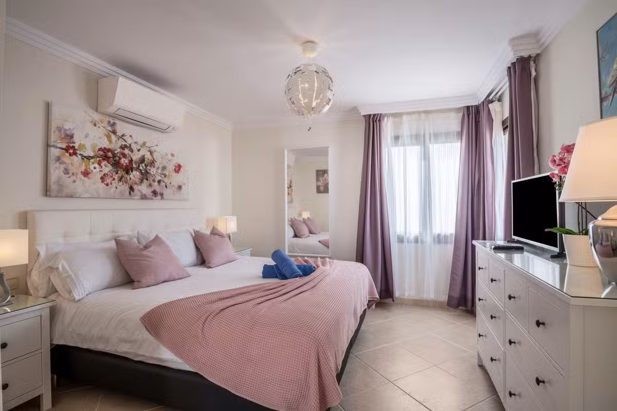 Casa Dubh-Linn Bedroom