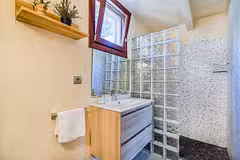 Can Singala Bathroom