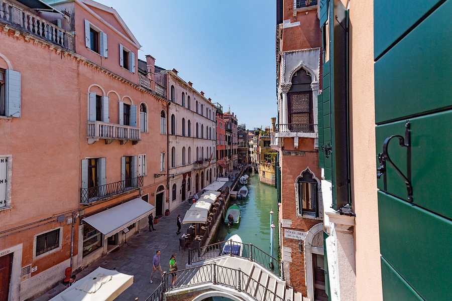 Palazzo San Lorenzo, Italy