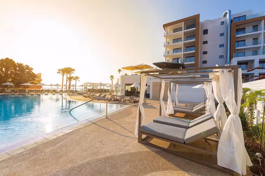 Leonardo Crystal Cove, Cyprus