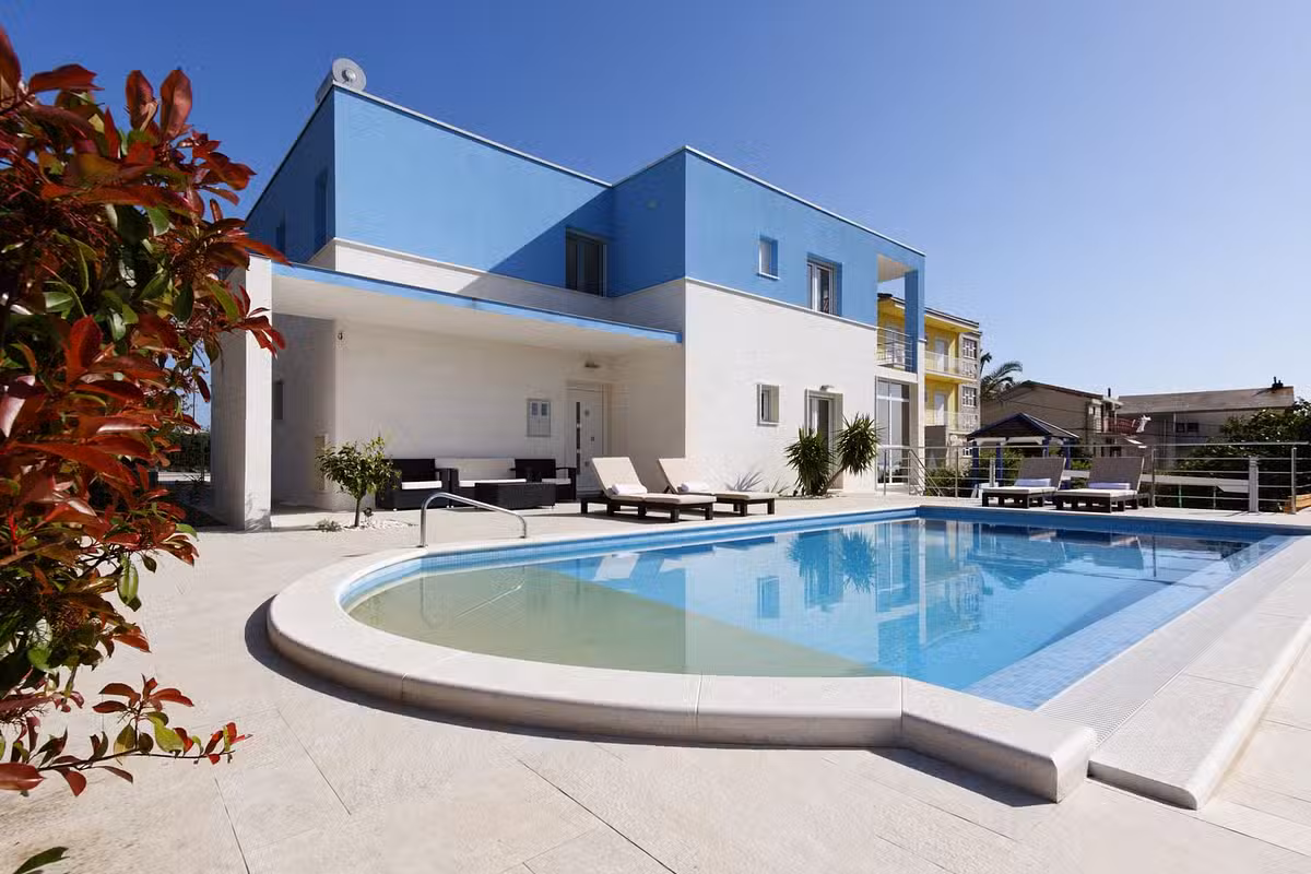Villa Mermaid. Split Riviera villas with private pool.