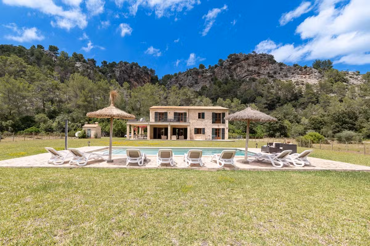 Vall den Marc Pool and Garden