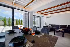 Villa Flamingo Dining Area