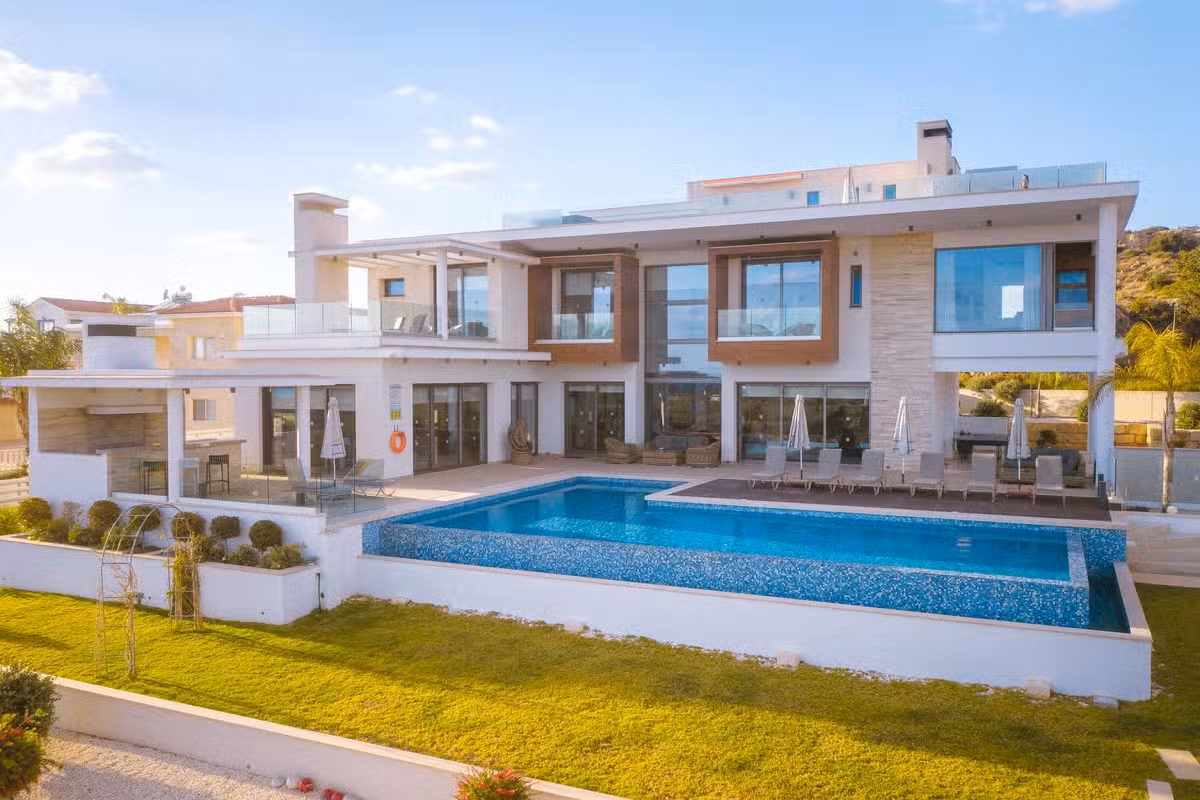Villa Avyana