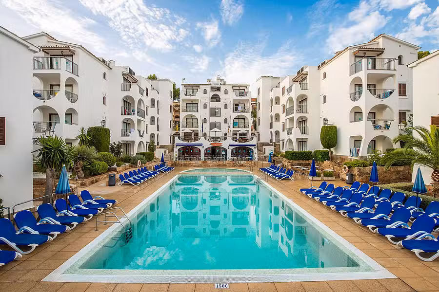 FlipFlop Surfing Playa, Balearics