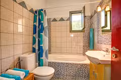 Trapezaki Secret Garden bathroom