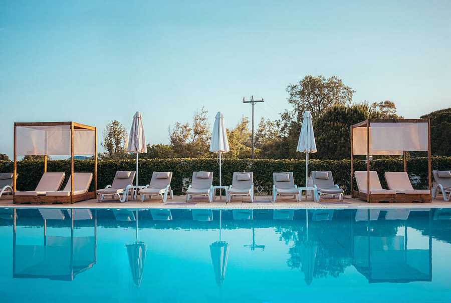 Dennys Inn Hotel, Greece